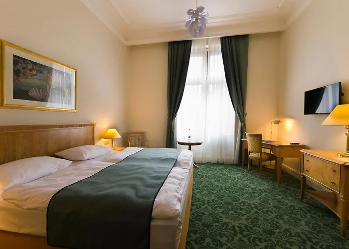 Отель Grandhotel Ambassador Narodni Dum Карловы Вары