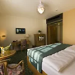 Grandhotel Ambassador Narodni Dum ホテル カルロヴィ・ヴァリ