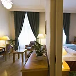 ホテル Grandhotel Ambassador Narodni Dum カルロヴィ・ヴァリ