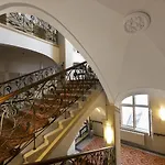 Grandhotel Ambassador Narodni Dum ホテル カルロヴィ・ヴァリ